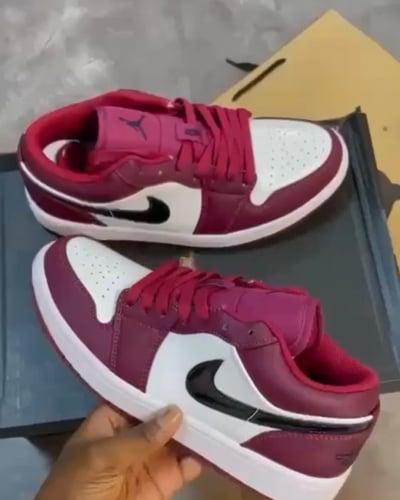 Air Jordan 1 Low Noble Red