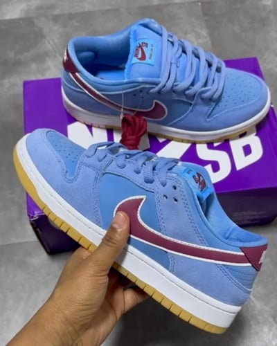 Nike SB Dunk Low "Philadelphia Phillies" sneakers