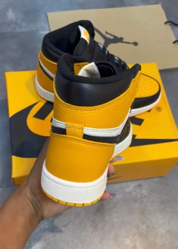 Air Jordan 1 High OG Yellow Toe