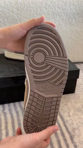 Air Jordan 1 Low SE Craft "Taupe Haze"