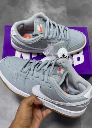 Nike SB Dunk Low "Grey Gum"