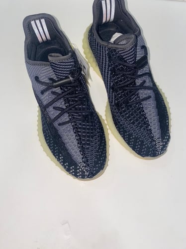 Yeezy Boost 350 V2 "Carbon"