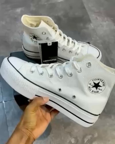 Converse Chuck Taylor All Star Canvas Platform Hig...