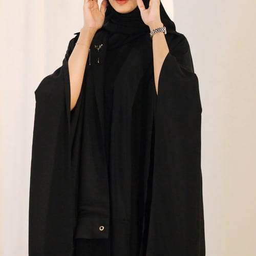 عباية بشت كامل مفتوح من الجنبين