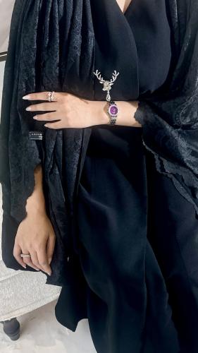 عباية بليزر قصة A نوع الخام كريب مع اكمام دانتيل