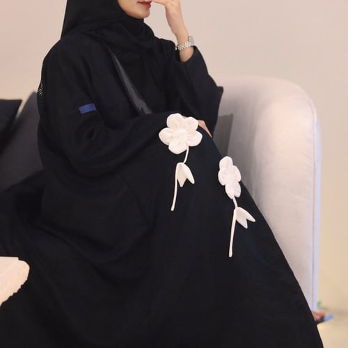 عباية بورود ابيض