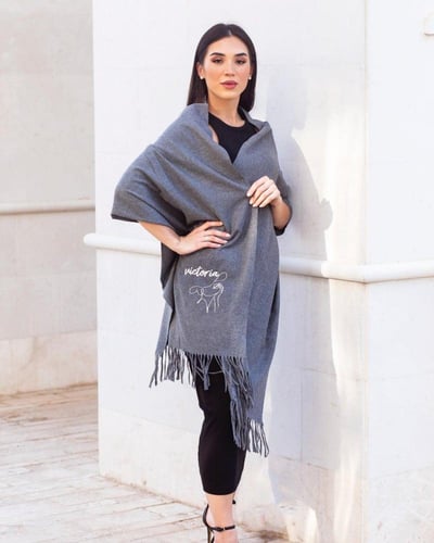 سكارف نسائي شتوي فخامة مطرز بالاسم