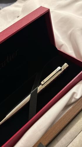 قلم كارتير فضي حفر بالاسم من _ متجر عهود