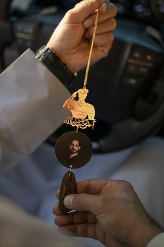 تعليقة عسكري مع الصوره وكسرة العود