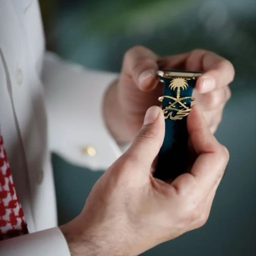 بروش ساعة بالاسم مع سيفين ونخله