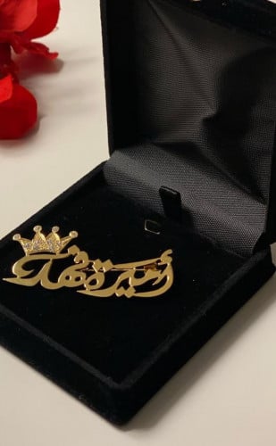 بروش بناتي بالاسم مرصع بالكريستال