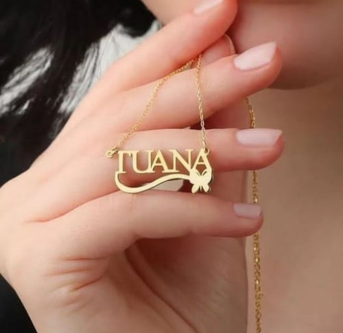 سلسال بالاسم مع فراشه تصميم راقي - متجر عهود