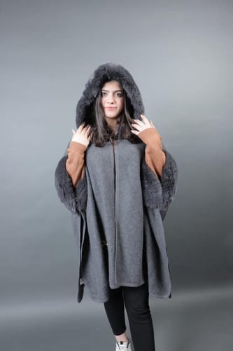 شال نسائي شتوي باطراف فرو بالاسم - متجر عهود