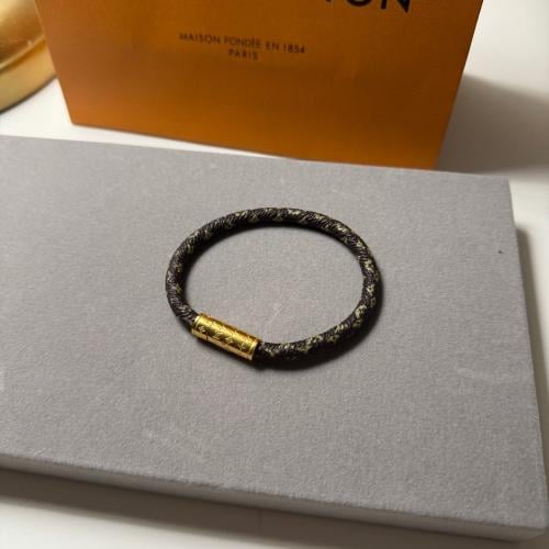 سوارة جلد من LV