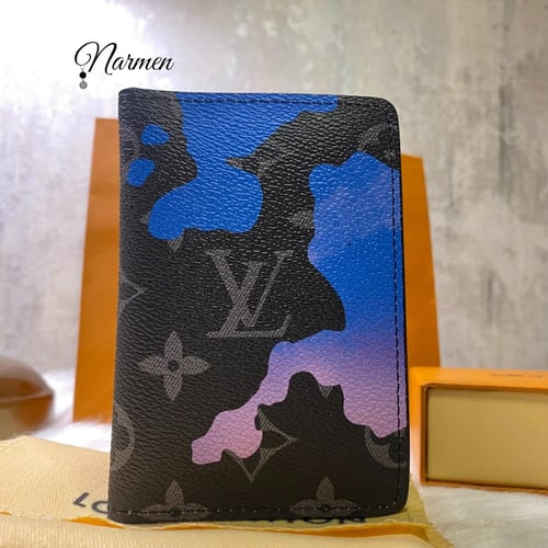 بوك هاي كواليتي من لويس فيتون