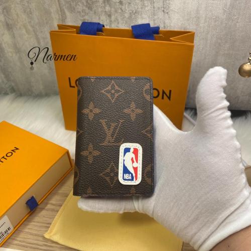 بوك هاي كواليتي من لويس فيتون