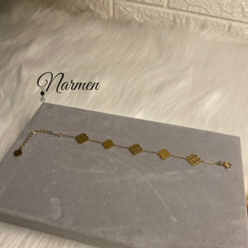 سوارة من فان كليف