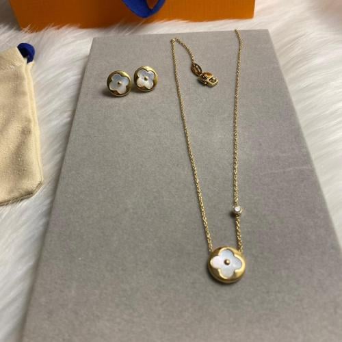 طقم ماستر كواليتي من لويس فيتون