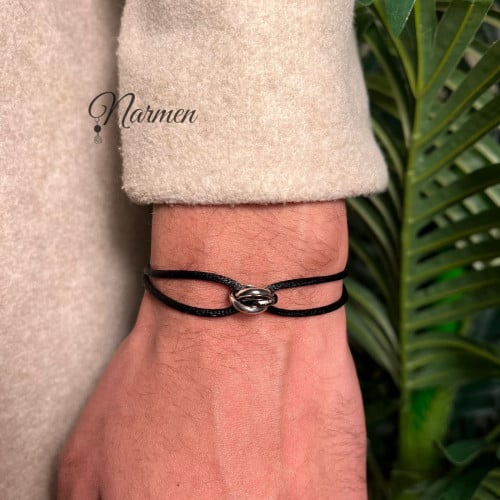 سوارة ترينيتي اسود صغير مع حفر من كارتير