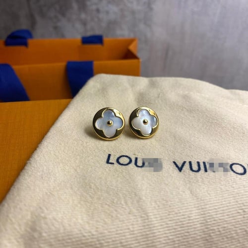 طقم ماستر كواليتي من لويس فيتون