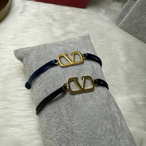 سوارة مع تعليقة خلفية ذهبي من فالنتينو