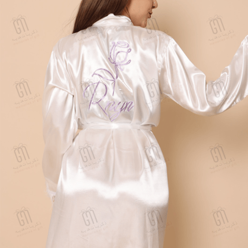 روب عروس لون كريمي أطراف ريش