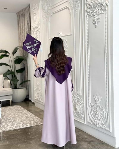 عباية تخرج موديل 2025 لون بنفسجي