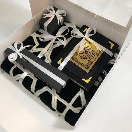 بوكس سجاد صلاه رجالي اسود نقش ذهبي