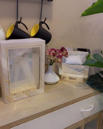 مرايا طاولات ومداخل بالاسم