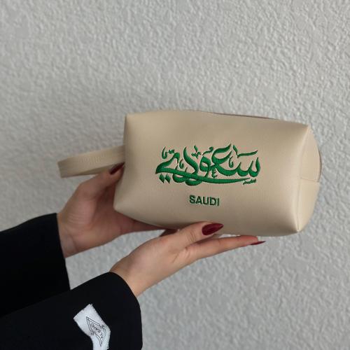 حقيبة يد جلدية مطرزة - سعودي