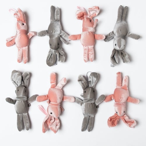 تعليقة دمية الأرنب