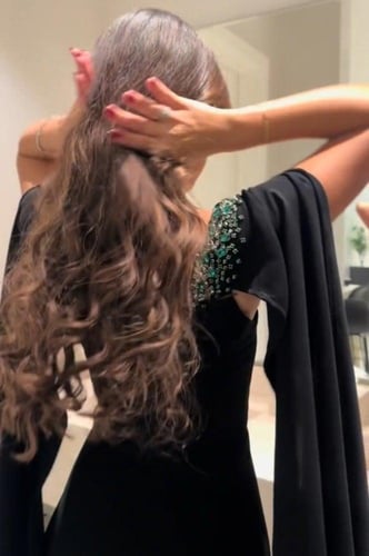 فستان فرنسي مطرز تطريز يدوي بأكمام انسيابيه