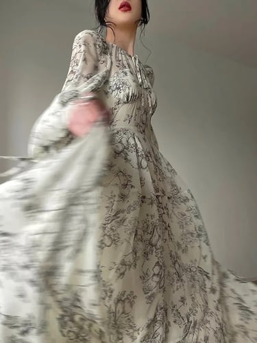 فستان فرنسي ابيض واسود بتشجيرات رائعه