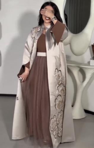 جلابيه انيقه بالتطريز اليدوي