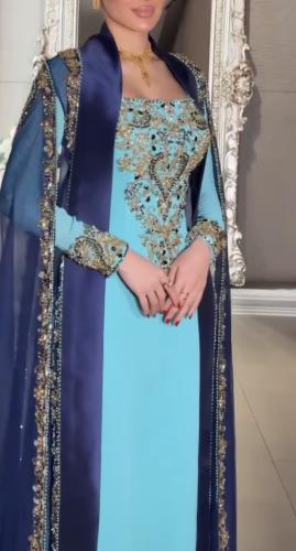 قفطان بألوان السما وتطريز ملكي