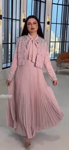 فستان وردي انيق +جاكيت بتطريز رائع