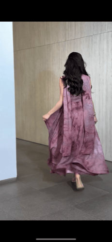 فستان اوربي مموج بألوان الزهر