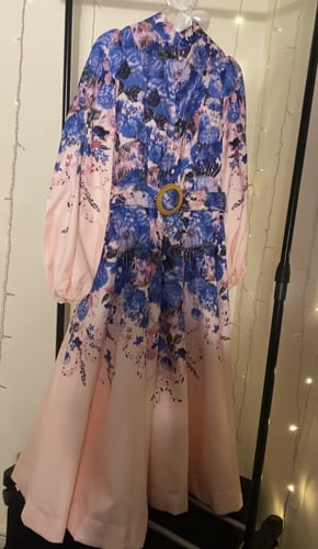 فستان اوربي مشجر بورود الزهر والبنفسج بتدرجات اللو...