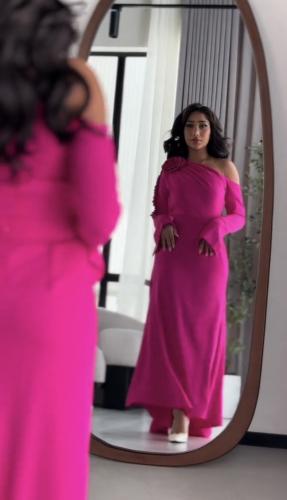 فستان فرنسي فوشي مزين بورده جانبيه