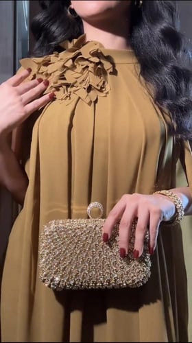 فستان بني بقصات ملكيه