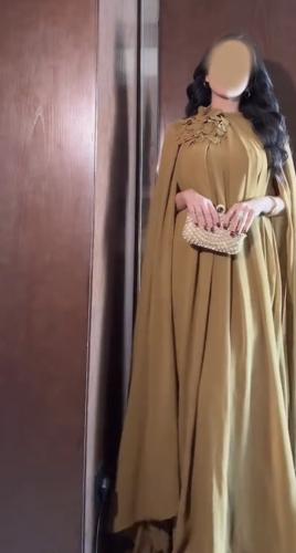 فستان بني بقصات ملكيه