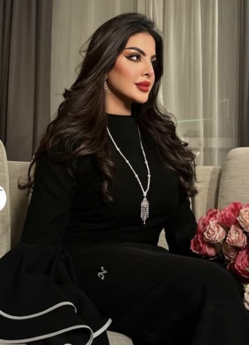 فستان فرنسي بأكمام انيقه اسود