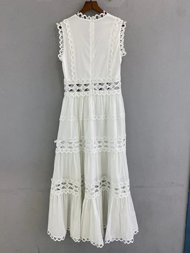 فستان اوربي مزين بفتحات عالجسم انيقه