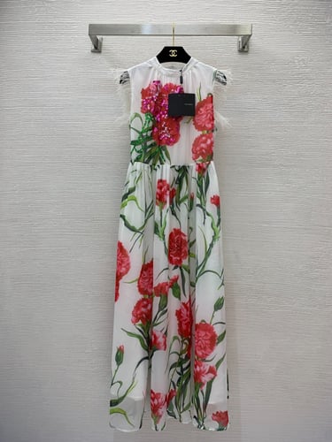 فستان فخم بتشجيرات الورد المزين بالترتر