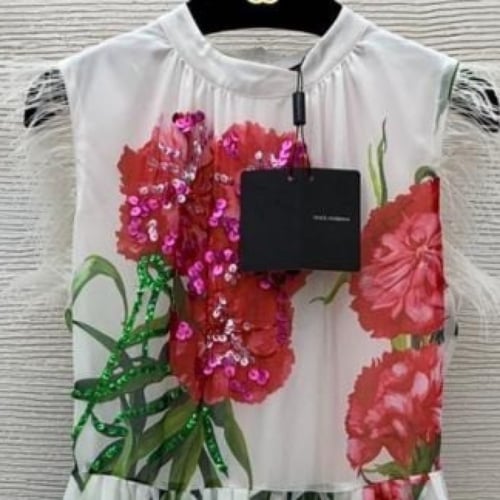 فستان فخم بتشجيرات الورد المزين بالترتر