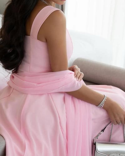 فستان فرنسي وردي أنيق