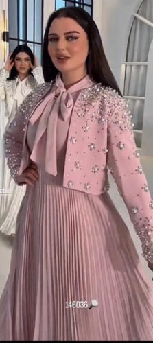 فستان وردي انيق +جاكيت بتطريز رائع