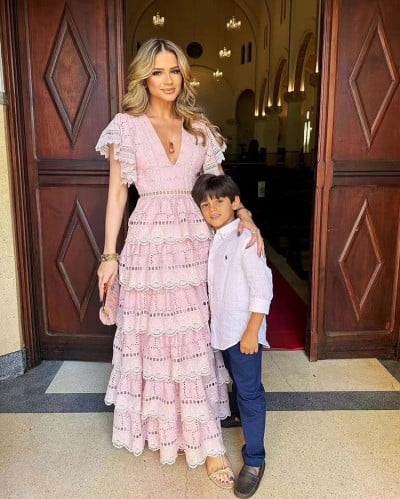 فستان اوربي وردي بلون الزهر