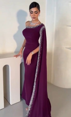 فستان فرنسي باللون الرماني والتطريز اليدوي