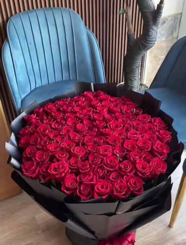 هدايا راقية لعيد الحب باقة فاخرة 50 وردة